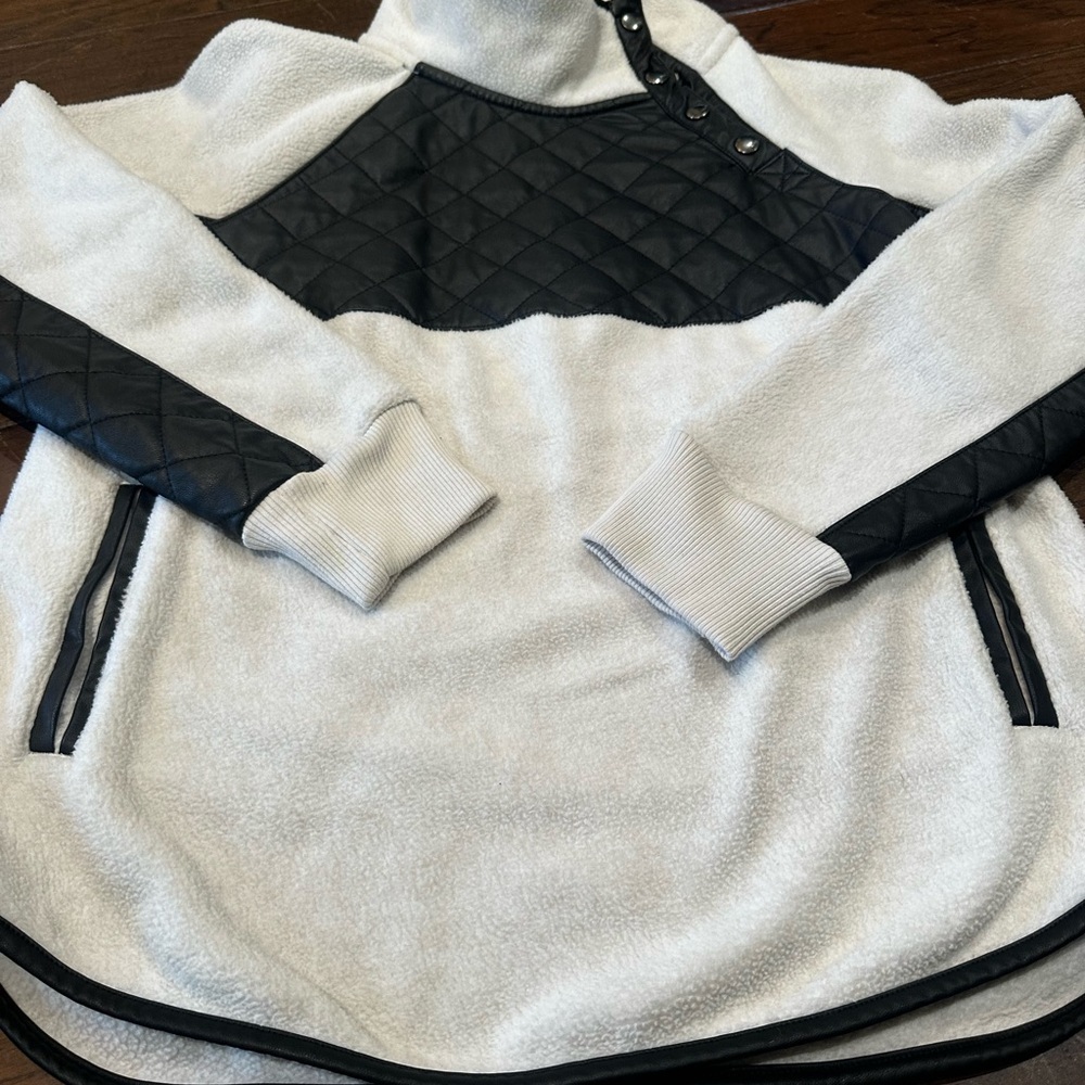 Abercrombie & Fitch Black and Cream Snap Pullover - Picture 3 of 5